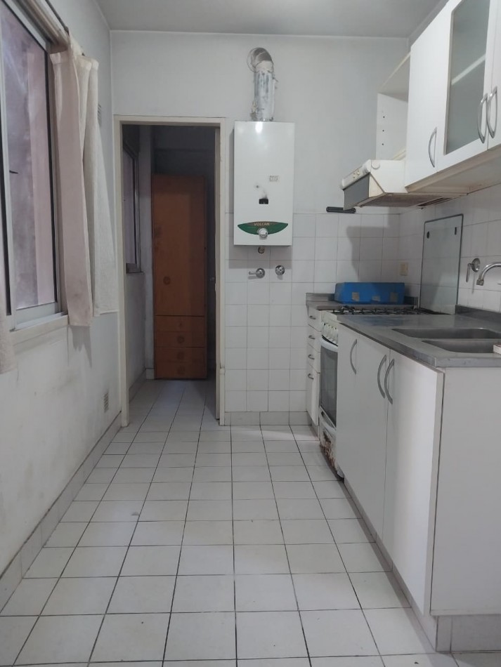 Semipiso al frente 2 dormitorios excelente ubicacion Italia al 1500