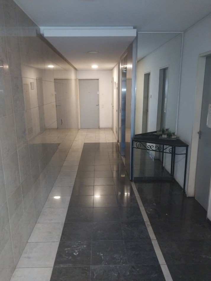 Semipiso al frente 2 dormitorios excelente ubicacion Italia al 1500