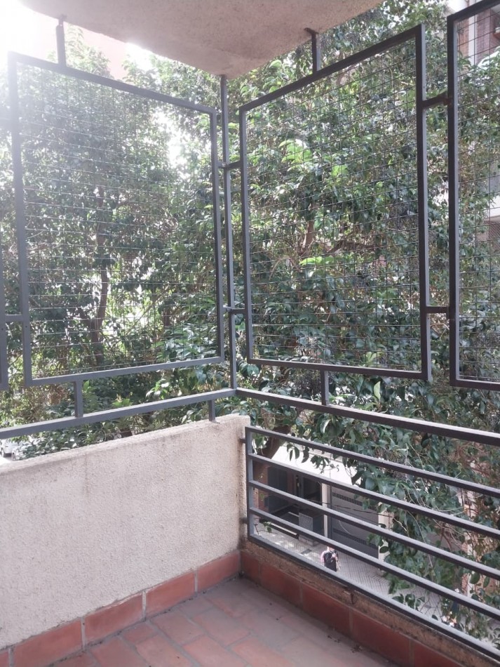 Departamento Semipiso al Frente 2 Dormitorios con Cochera Italia N°164 Valor Negociable