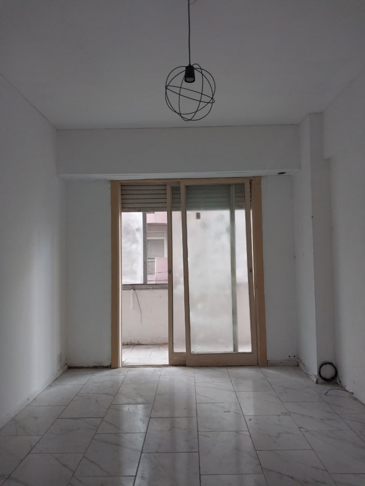 ALQUILER SEMIPISO AL FRENTE 2 DORMITORIOS BARRIO MARTIN ALEM ESQUINA MONTEVIDEO