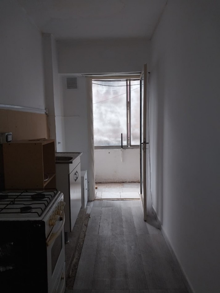 ALQUILER SEMIPISO AL FRENTE 2 DORMITORIOS BARRIO MARTIN ALEM ESQUINA MONTEVIDEO