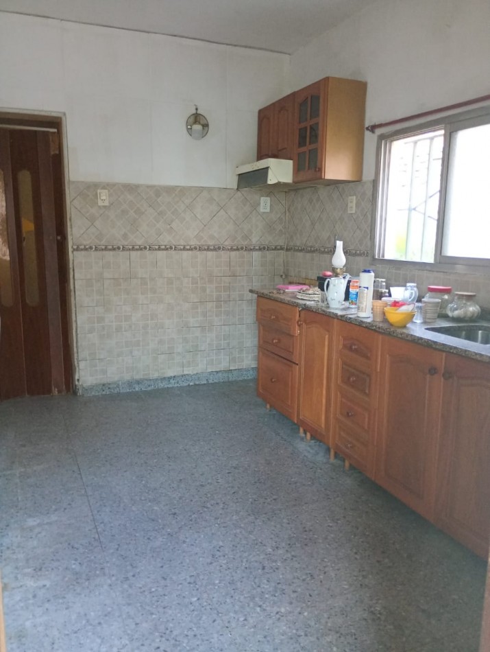 Departamento interno de Pasillo Unico de 2 Dormitorios con Patio Parrillero