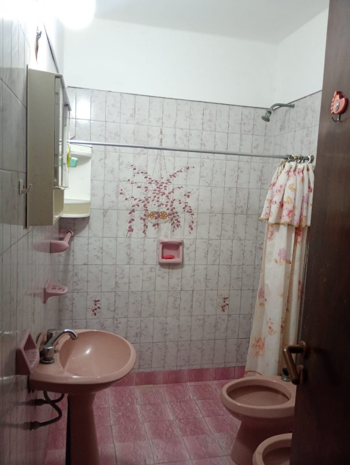 Departamento interno de Pasillo Unico de 2 Dormitorios con Patio Parrillero