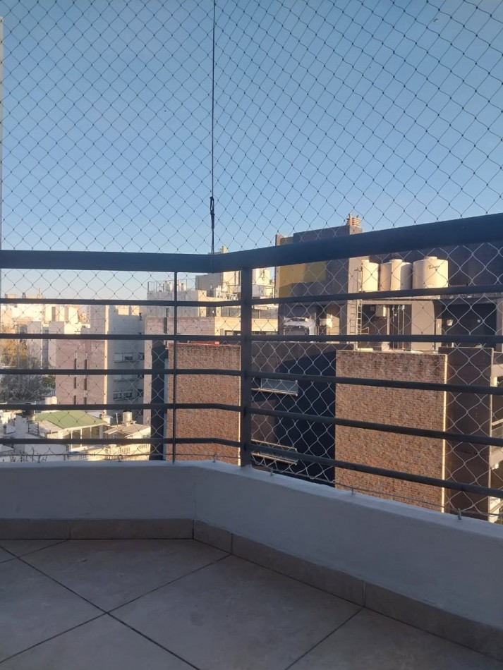 Departamento semipiso al frente con doble balcon 7° piso Cordoba al 2500