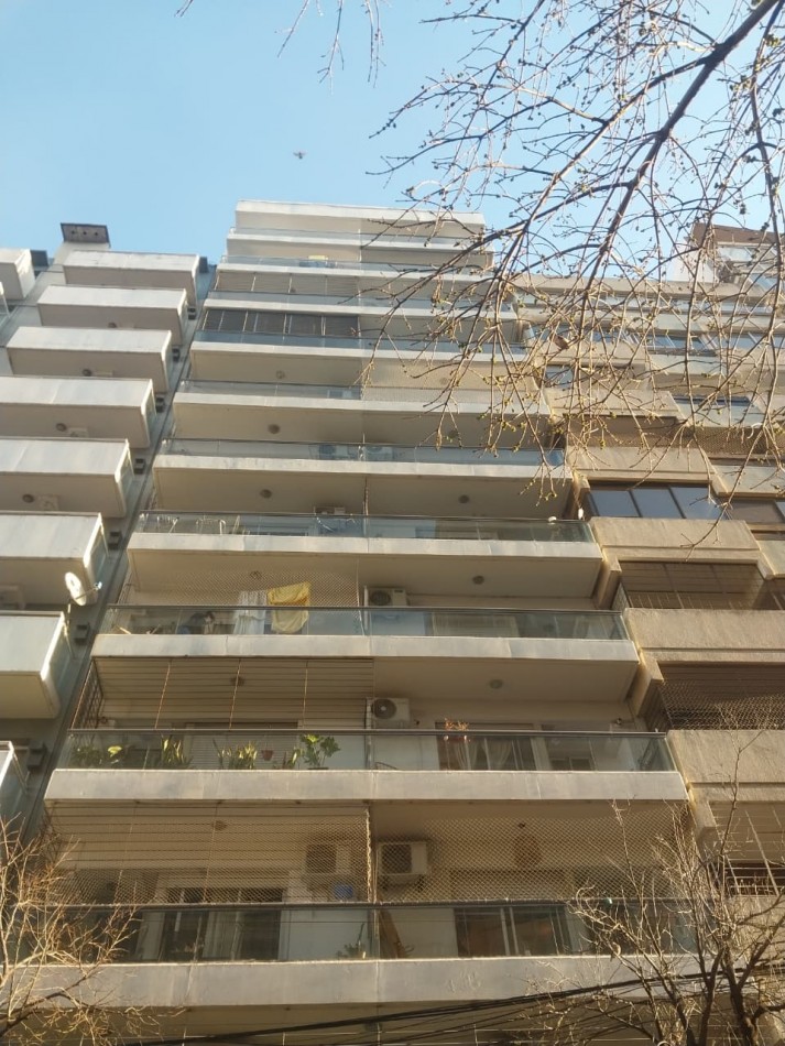 Departamento semipiso al frente con doble balcon 7° piso Cordoba al 2500