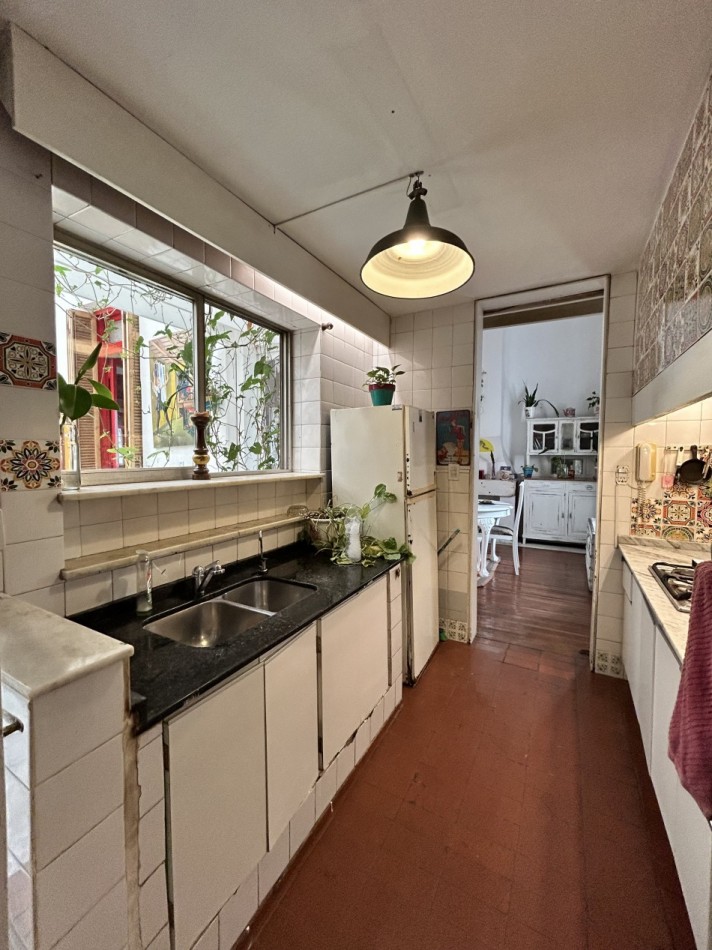 Casa en planta alta reciclada a nuevo de estilo artistico /  ideal para familia / estudio / emprendimientos - 320,78 m² - Barrio Abasto