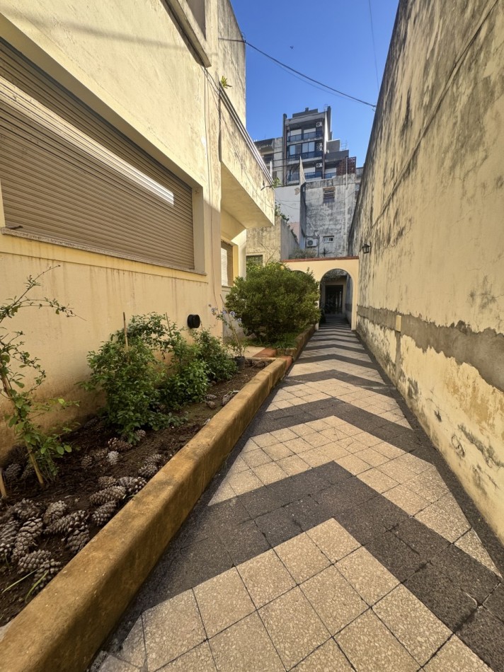 Departamento interno de pasillo 1° piso de escalera apto credito - se escuchan ofertas 