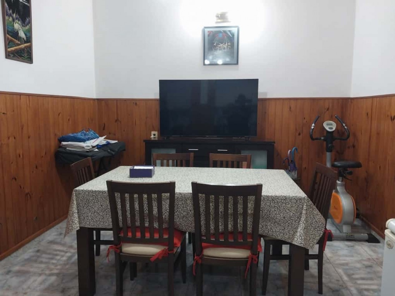 Departamento Interno de Pasillo sin expensas amplio 2 plantas patio terraza asador se aceptar permuta por inferior con patio zona centro