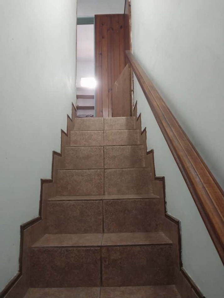 Departamento Interno de Pasillo sin expensas amplio 2 plantas patio terraza asador se aceptar permuta por inferior con patio zona centro