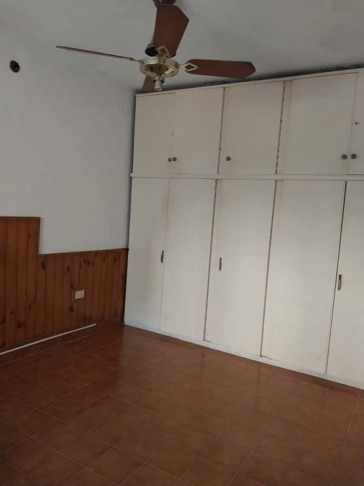 Departamento Interno de Pasillo sin expensas amplio 2 plantas patio terraza asador se aceptar permuta por inferior con patio zona centro