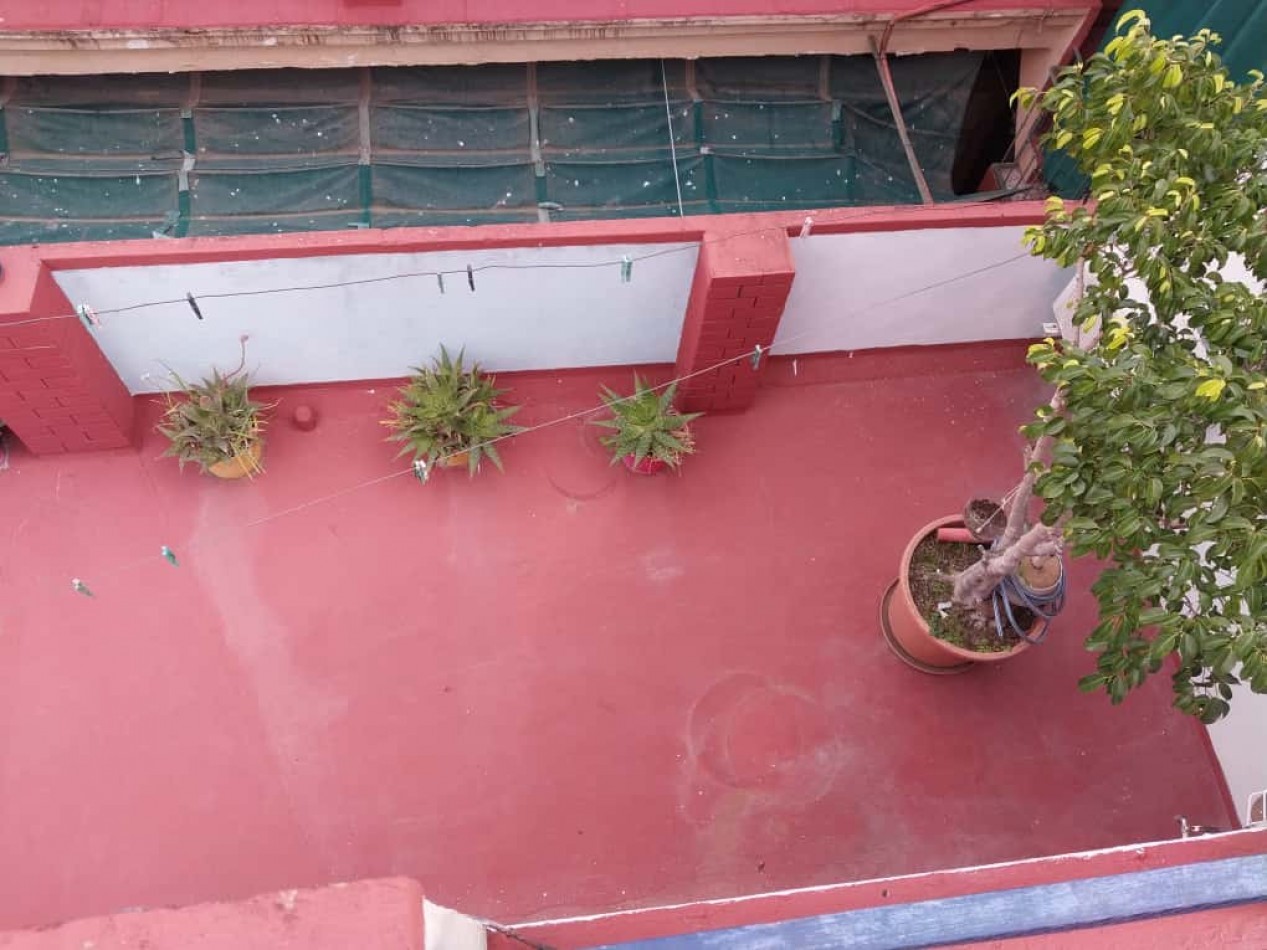 Departamento Interno de Pasillo sin expensas amplio 2 plantas patio terraza asador se aceptar permuta por inferior con patio zona centro