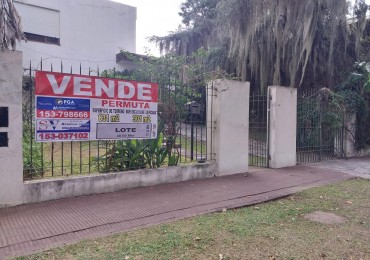 2 Casas en un amplio terreno cochera semicubierta se acepta permuta por propiedades en un 70% 