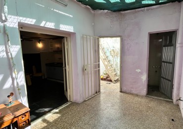 Departamento Interno de Pasillo en 2 plantas con patios  a Remodelar zona centro Mitre al 1400 NO ES PH