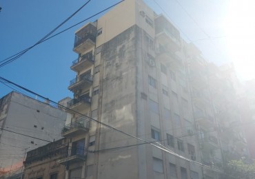 REMATE JUDICIAL - DEPARTAMENTO 2 DORMITORIOS CON COMODIN AL FRENTE A RECICLAR