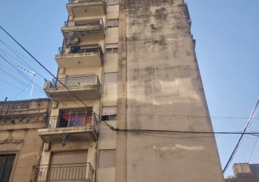 REMATE JUDICIAL - DEPARTAMENTO 2 DORMITORIOS CON COMODIN AL FRENTE A RECICLAR