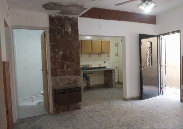 Departamento Interno de Pasillo 3 Dormitorios con Patio y Terraza Zona Sur Crespo 4225 (2 unidades en el mismo) SIN EXPENSAS