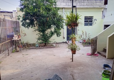 Departamento interno de Pasillo Unico de 2 Dormitorios con Patio Parrillero